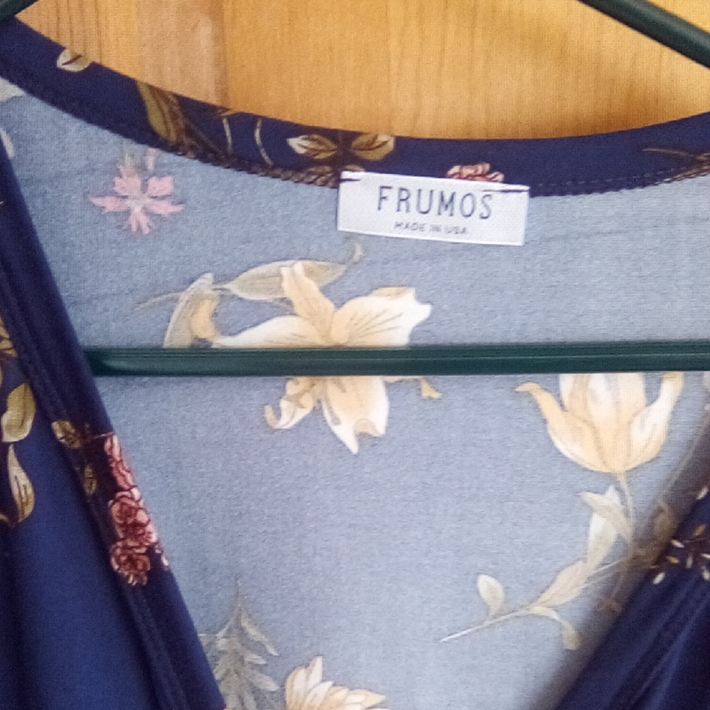 Frumos Women's Floral Tunic Top - Navy Blue